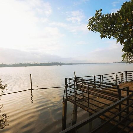 Lakefront Beach Homes Cherai Beach Extérieur photo