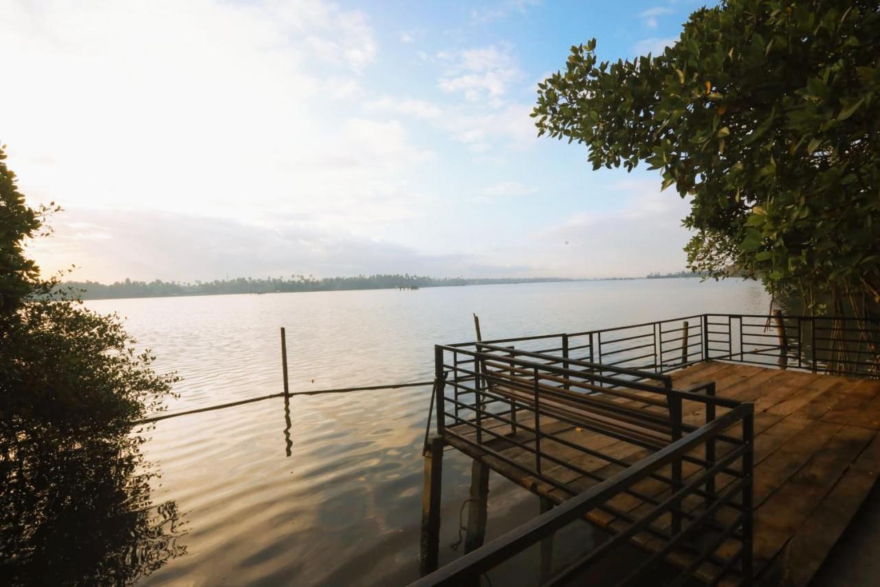 Lakefront Beach Homes Cherai Beach Extérieur photo